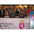 La entrega de premios con la presidenta de la Diputación y el responsable de Deportes.