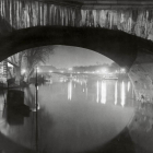 Vista desde el Pont Royal hacia el Pont Solférino, fotografía tomada por Brassaï en 1933.