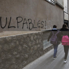 Pintada en la pared del colegio de los Maristas de Sants de Barcelona  en contra la pederastia