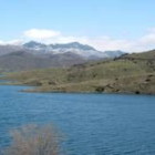 Los pastizales que bordean el embalse del Porma serán aprovechados por los ganaderos de Boñar