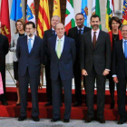 Los presidentes de las Comunidades Autónomas, posan en la foto protocolaria.