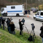 Los etarras fueron detenidos en una vivienda rural.
