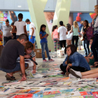 El mercadillo Gelete llenó ayer de libros usados el León Plaza.