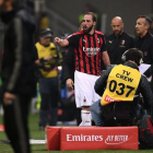 Higuaín, tras ver la tarjeta roja.