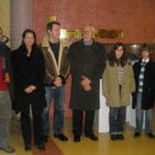 Los escritores Aurelio Loureiro y Luis Mateo Díez, con los premiados en las diferentes categorías