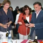 El delegado del Gobierno comprueba que el vino era del Duero, en presencia de Narbona y Ruiz