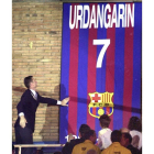 El Barcelona retiró en 2001 la camiseta de Urdangarín. LLUIS GENE