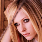 Avril Lavigne.