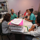 La ginecóloga Olga González está al frente de la Unidad de la Mujer en el Hospital del Bierzo, creada hace cuatro años en el antiguo hospital de día.