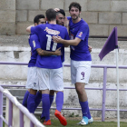Los jugadores bañezanos celebran el segundo gol que les daba la victoria. F. OTERO PERANDONES