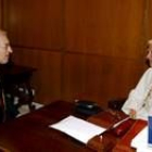 Benedicto XVI conversa con el arzobispo de Madrid, Antonio Rouco Varela, durante su reunión de ayer