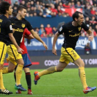 Godín celebra su gol, el primero del Atlético en El Sadar.