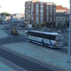 Una vista de la travesía, desde la pasarela peatonal del cruce con la carretera de León