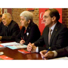 Julián López, Beatriz Gallego e Ismael García, en la rueda de prensa de ayer.