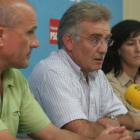 Los responsables de la comarcal, Manuel Ángel Rey, Santiago Rodríguez y Belén Fernández.