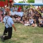 Un momento de uno de los espectáculos de circo de calle en Brimeda