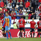 Osasuna celebra un gol ante la decepción de Ballesteros y Torres.