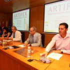 José Ángel Azuara presidió la presentación de la exposición, ayer en la sede de la Ciuden.