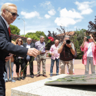 Martín Manceñido participa en la ofrenda floran en el homenaje a los donantes organizado en León. CAMPILLO