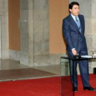 Imagen de archivo de la toma de posesión de González en presencia de Aguirre en el año 2003