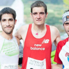 El podio final de la prueba con los tres primeros clasificados de la carrera sénior masculina.