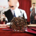 Detalle de la medalla conmemorativa del Cuarto Centenario de Jesús.