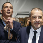 Los líderes de la coalición nacionalista corsa Gilles Simeoni (izquierda) y Jean- Guy Talamoni, en un mitin en Bastia.
