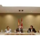 Un momento de la reunión de la Mesa de las Cortes en la que se rechazó la comparecencia de Herrera
