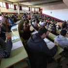 Futuros universitarios realizan la prueba de selectividad este año en León