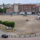 El Ayuntamiento creará en la plaza de San Roque, en la imagen, un aparcamiento en superficie