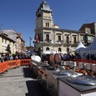 La cocina vestía ayer de restaurante a la plaza Mayor de La Bañeza.