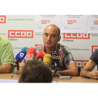 Ursicino Sánchez, Vicente Mirón y Alfredo Peláez, ayer al anunciar la manifestación de CC.OO.