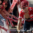 El ciclista del Movistar Alejandro Valverde llega a meta en el trigesimonoveno puesto tras sufrir una caída en la cuarta etapa.