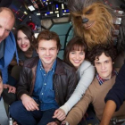 El reparto de la precuela de Han Solo ha sido confirmado con el lanzamiento de la primera foto oficial.