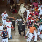 Encierro de San Fermín con toros de la ganadería de Núñez del Cuvillo.