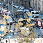 Servicios de emergencias en la Rambla, el pasado jueves.