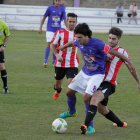 Mateo fue uno de los jugadores locales destacados ante el equipo zamorano. SEDUNCINO PÉREZ