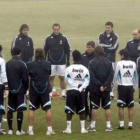 Juande, en el último entrenamiento del Madrid, vería con buenos ojos la llegada de Tévez al club bla