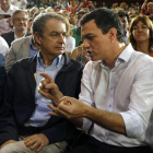 Zapatero y el secretario general del PSOE, Pedro Sánchez. Á. DÍAZ