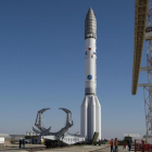 El cohete Protón que ha de lanzar la nave TGO, del programa ExoMars, listo para el despegue en la base rusa de Baikonur, en territorio kazajo.
