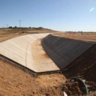 Un tramo en construcción del canal bajo de Payuelos.