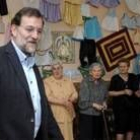Mariano Rajoy, durante su visita a la residencia de ancianos Santa Teresa de Jurnet de Ciudad Real