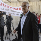 Victorino Alonso a su llegada al Juzgado de lo Penal de Huesca donde fue juzgado por la destrucción del yacimiento prehistórico de la Cueva de Chaves