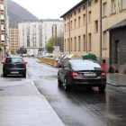 La apertura del tramo de la avenida de Valdés hasta Fueros de León se ha hecho sin colocar el mobiliario urbano.