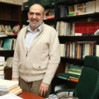 El catedrático de Historia Jesús Paniagua acaba de publicar el libro «Morir en Cádiz».