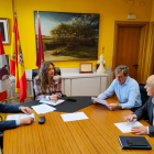 Reunión entre la delegada de la Junta en León y Asaja sobre las parcelas de Los Oteros. JCYL