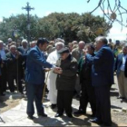 Momento de la inauguración del área recreativa a cargo de Benjamín Fernández, de 94 años