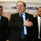 El presidente de la Junta, Juan Vicente Herrera con el presidente de la Diputación, Juan Martínez Majo y el presidente del Consejo Comarcal del Bierzo Gerardo Courel, momentos antes de la presentación hoy del programa Bierzo Hub.