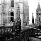 El incendio que arrasó el techo de la Catedral en mayo de 1966.