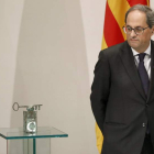 El presidente de la Generalitat, Quim Torra, durante la comparecencia ayer en el Palau. ANDREU DALMAU